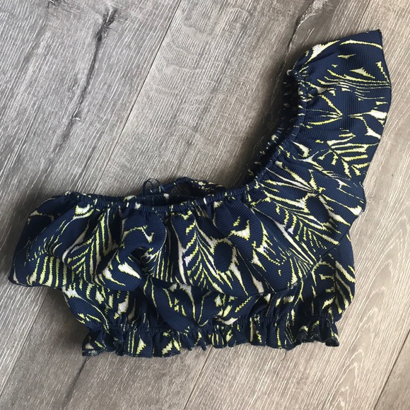 ($)Zara halter top - Picture 2 of 2